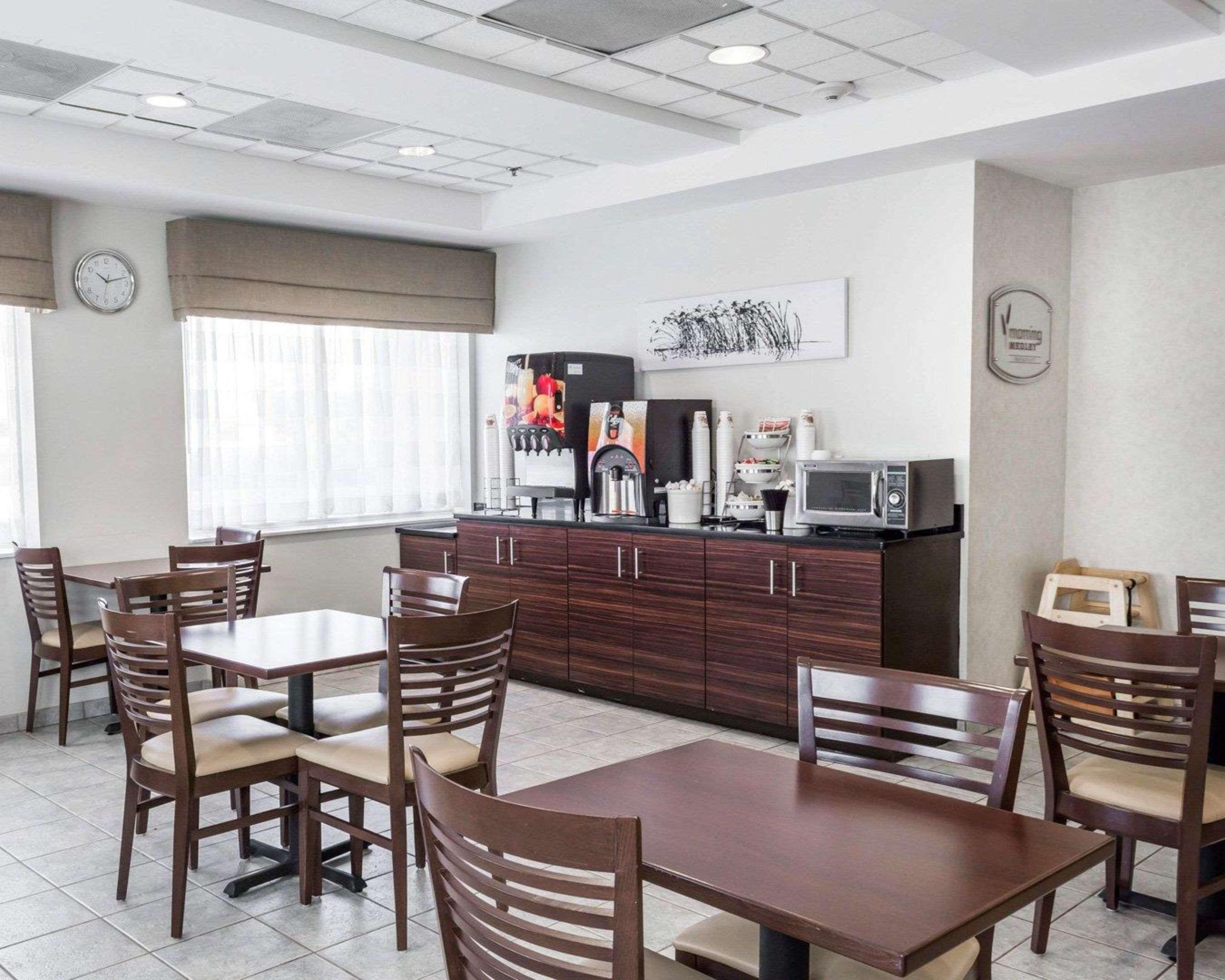 Spark By Hilton - Area & Hwy 460 Estalagem