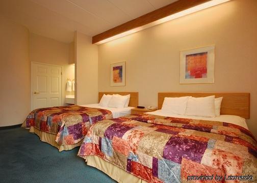 Spark By Hilton - Area & Hwy 460 Estalagem 3*